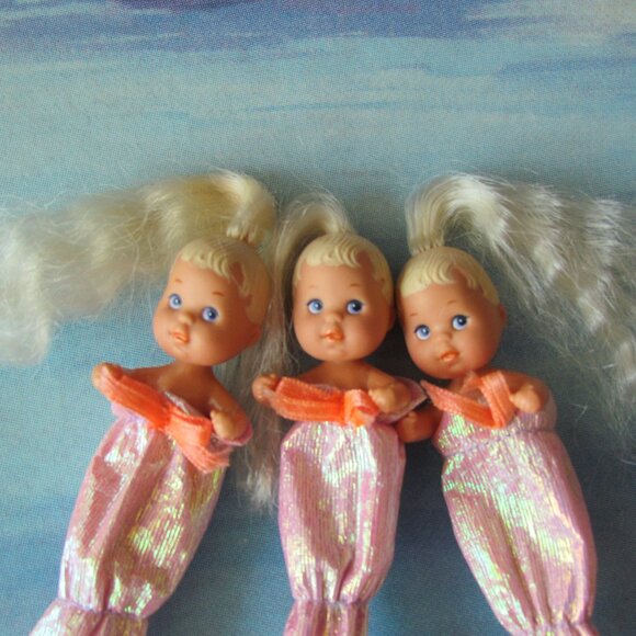 TRIPLET BABY KRISSY DOLLS w BLONDE HAIR & 3 MERMAID COSTUMES, BARBIE 1973 VINT. - Picture 2 of 6
